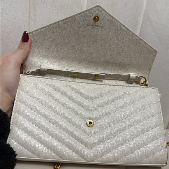 Yves Saint Laurent Cream Quilted Clutch with Gold Chain - Picture 2 of 5